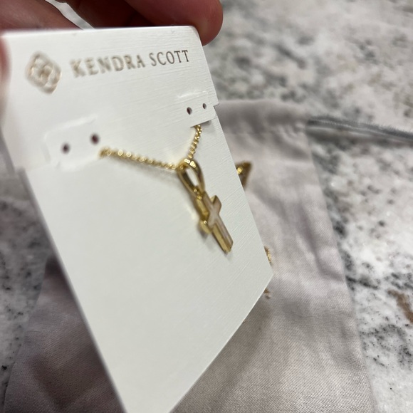 ✝️ Kendra Scott Gold & White Kyocera Opal Cross Necklace - Picture 4 of 5